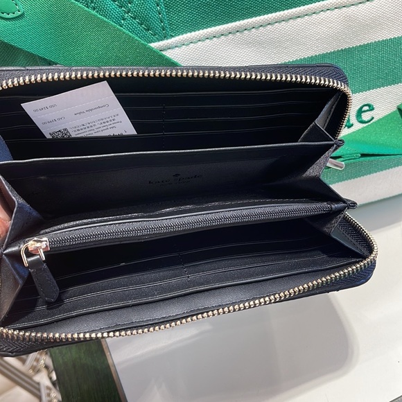 Kate Spade Carey Large Continential Wallet
Black 

NWT - Picture 12 of 16